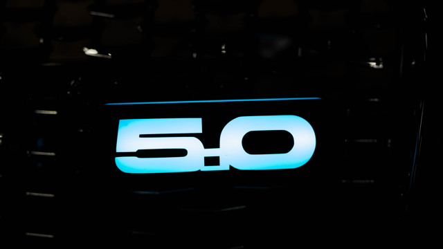 Flow Series 5.0 Badge