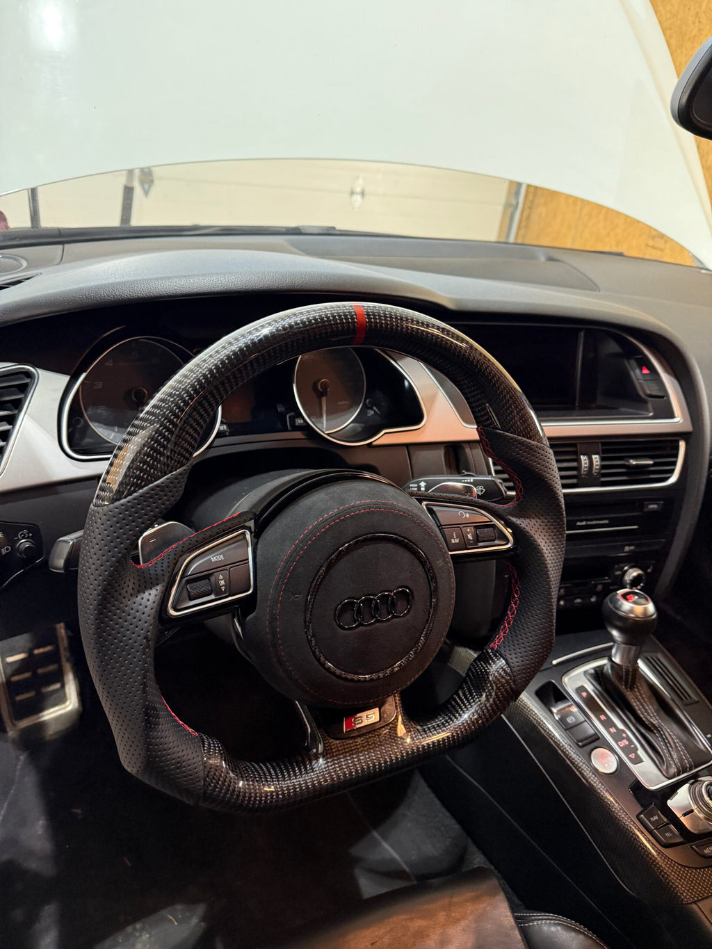 Audi A4/S4/RS4 Carbon Fiber Steering Wheel