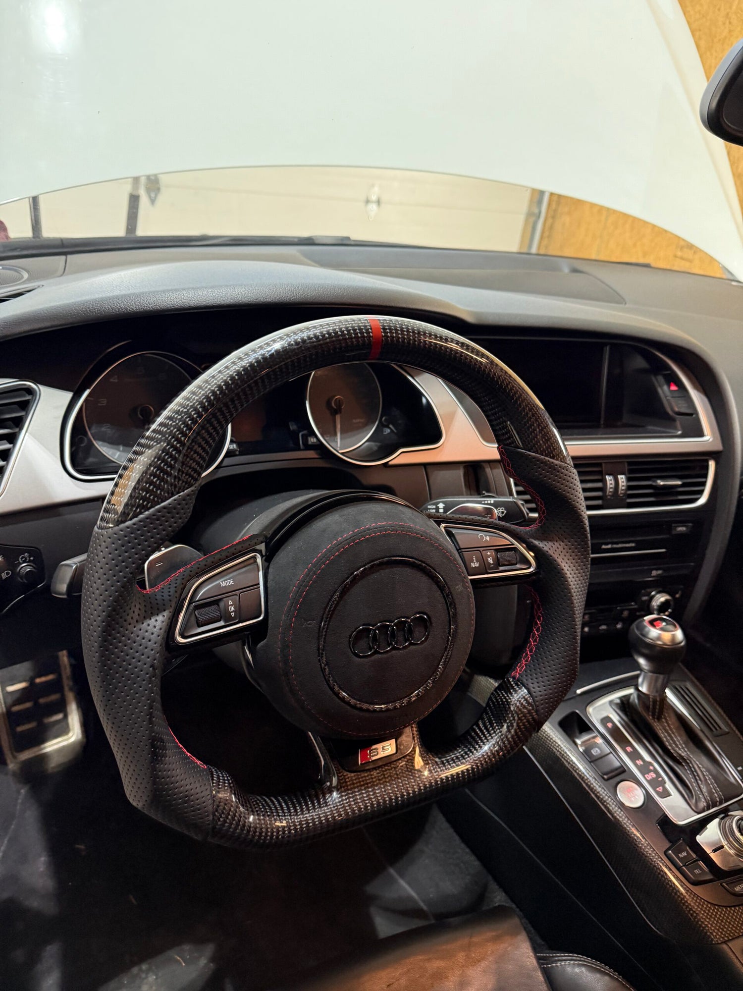 Audi A4/S4/RS4 Carbon Fiber Steering Wheel