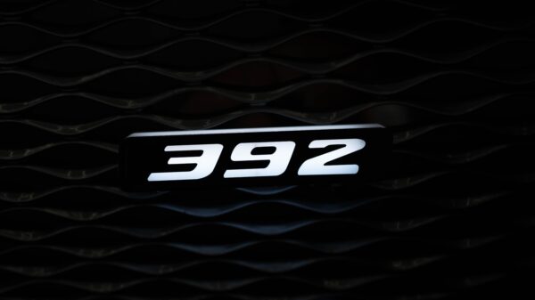 Flow Series 392 LED Badge